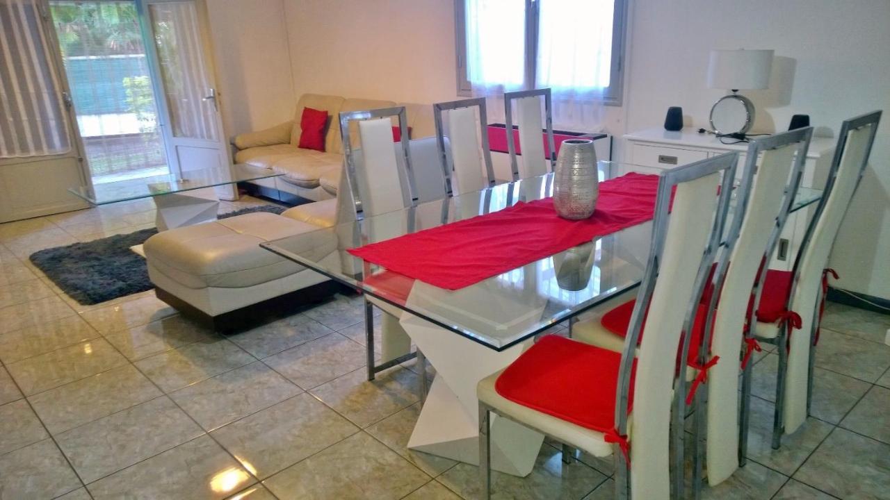 Sainte-Clotilde Les Bungalows Du Mont-Auban מראה חיצוני תמונה