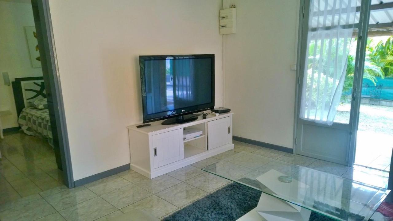 Sainte-Clotilde Les Bungalows Du Mont-Auban מראה חיצוני תמונה