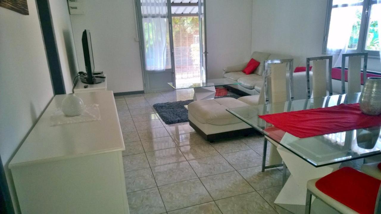 Sainte-Clotilde Les Bungalows Du Mont-Auban מראה חיצוני תמונה