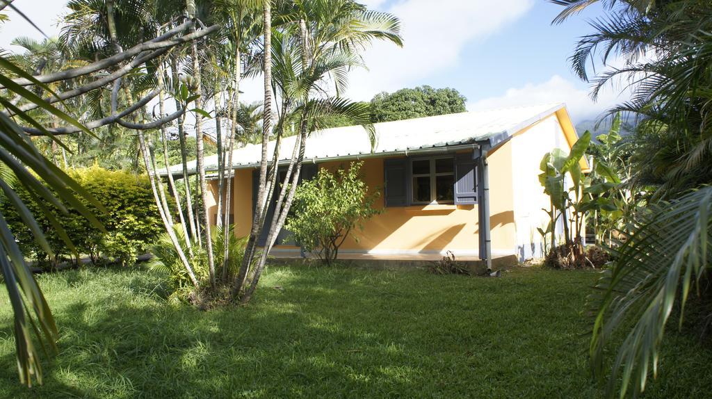 Sainte-Clotilde Les Bungalows Du Mont-Auban מראה חיצוני תמונה