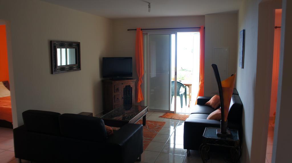 Sainte-Clotilde Les Bungalows Du Mont-Auban מראה חיצוני תמונה