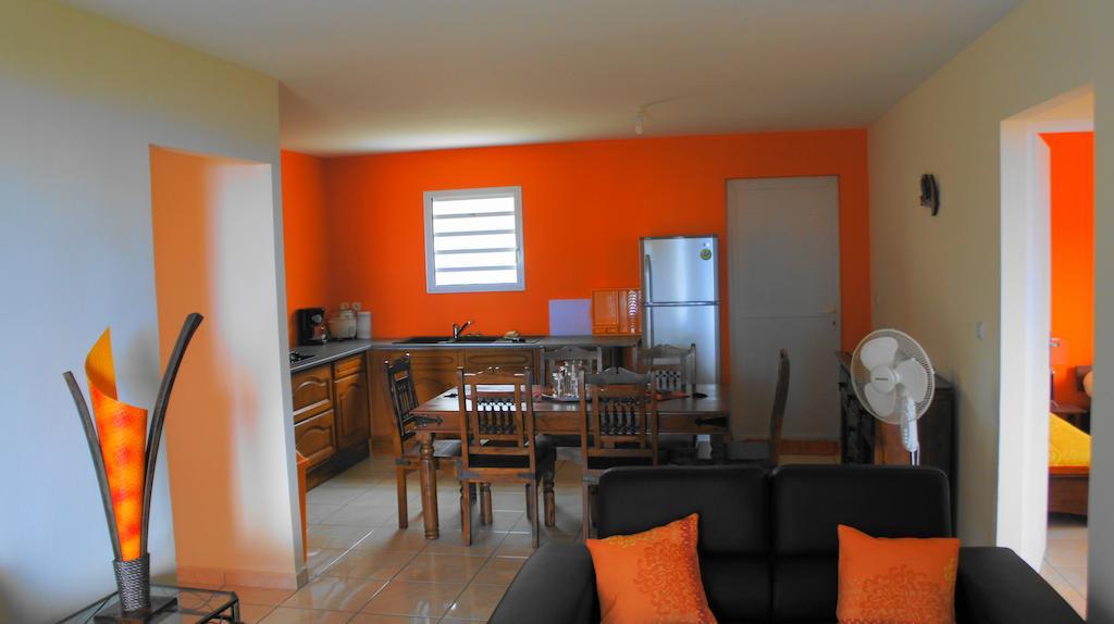 Sainte-Clotilde Les Bungalows Du Mont-Auban מראה חיצוני תמונה