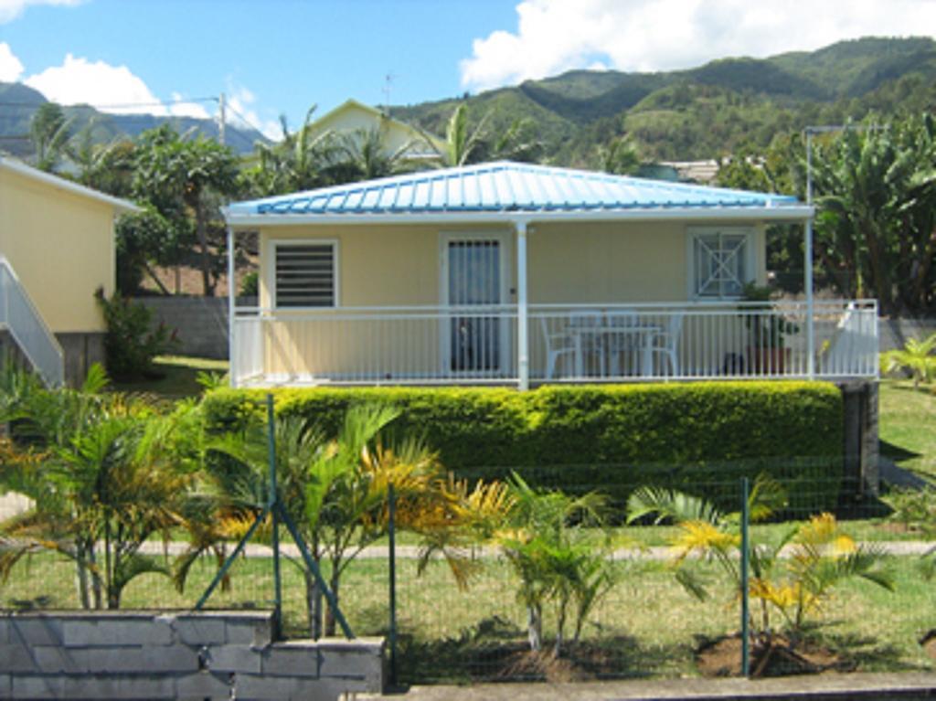 Sainte-Clotilde Les Bungalows Du Mont-Auban מראה חיצוני תמונה