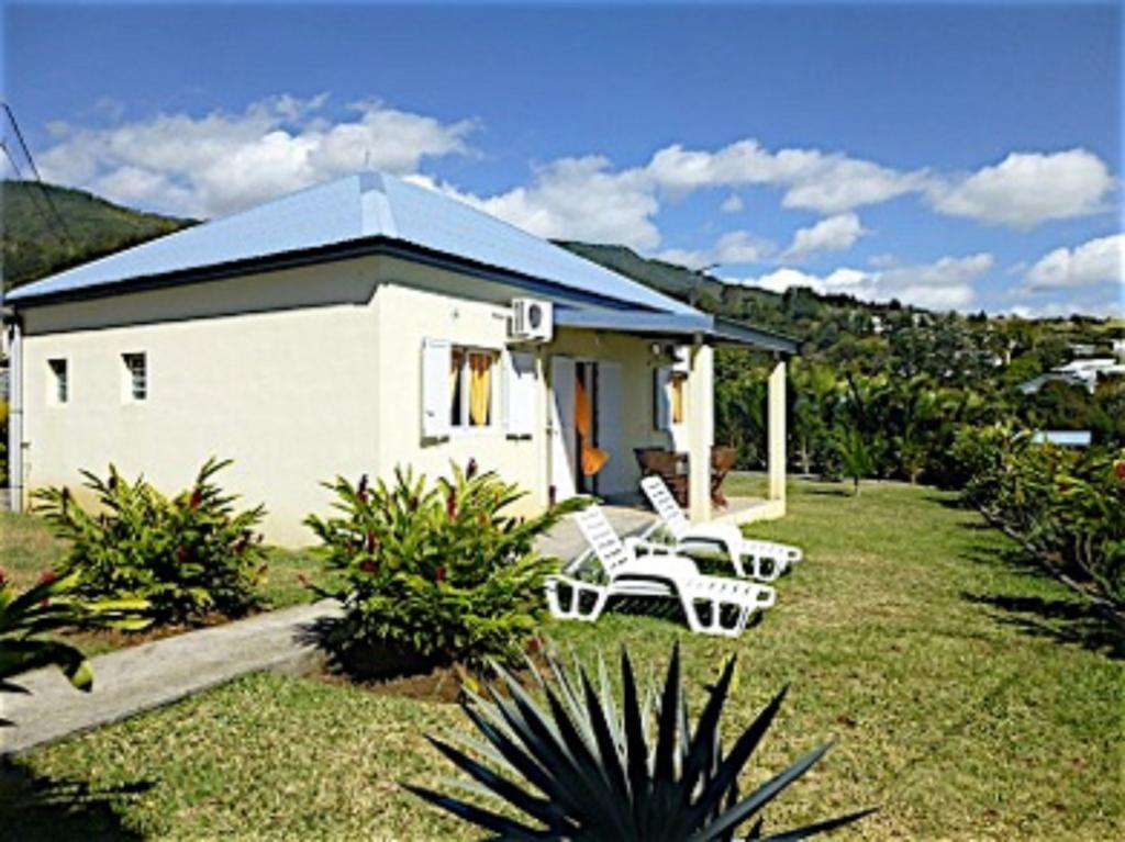 Sainte-Clotilde Les Bungalows Du Mont-Auban מראה חיצוני תמונה
