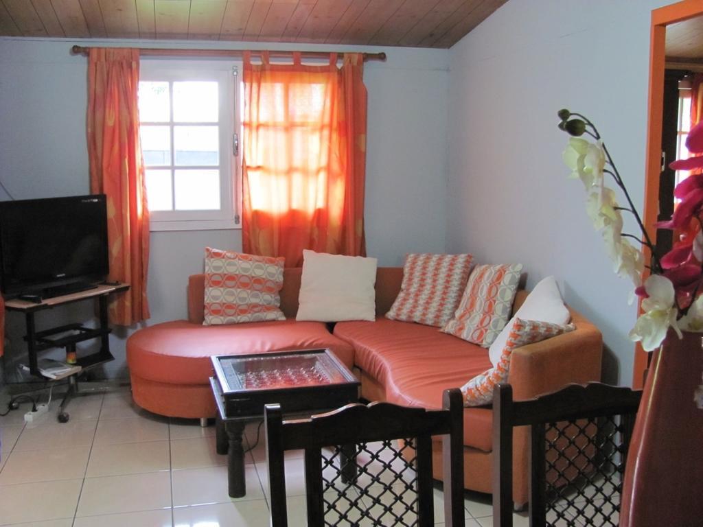 Sainte-Clotilde Les Bungalows Du Mont-Auban מראה חיצוני תמונה