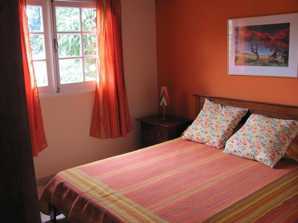 Sainte-Clotilde Les Bungalows Du Mont-Auban מראה חיצוני תמונה