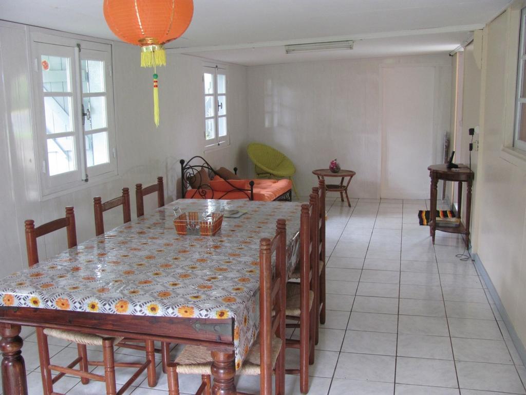 Sainte-Clotilde Les Bungalows Du Mont-Auban מראה חיצוני תמונה