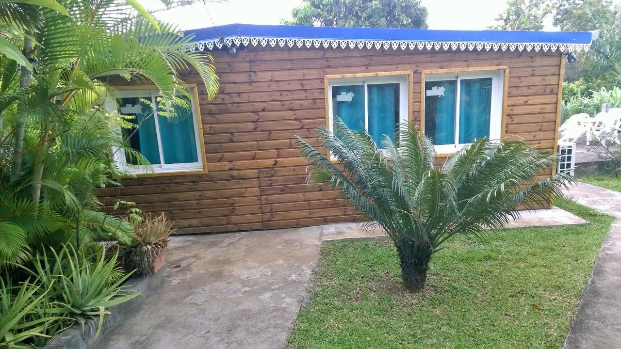 Sainte-Clotilde Les Bungalows Du Mont-Auban מראה חיצוני תמונה